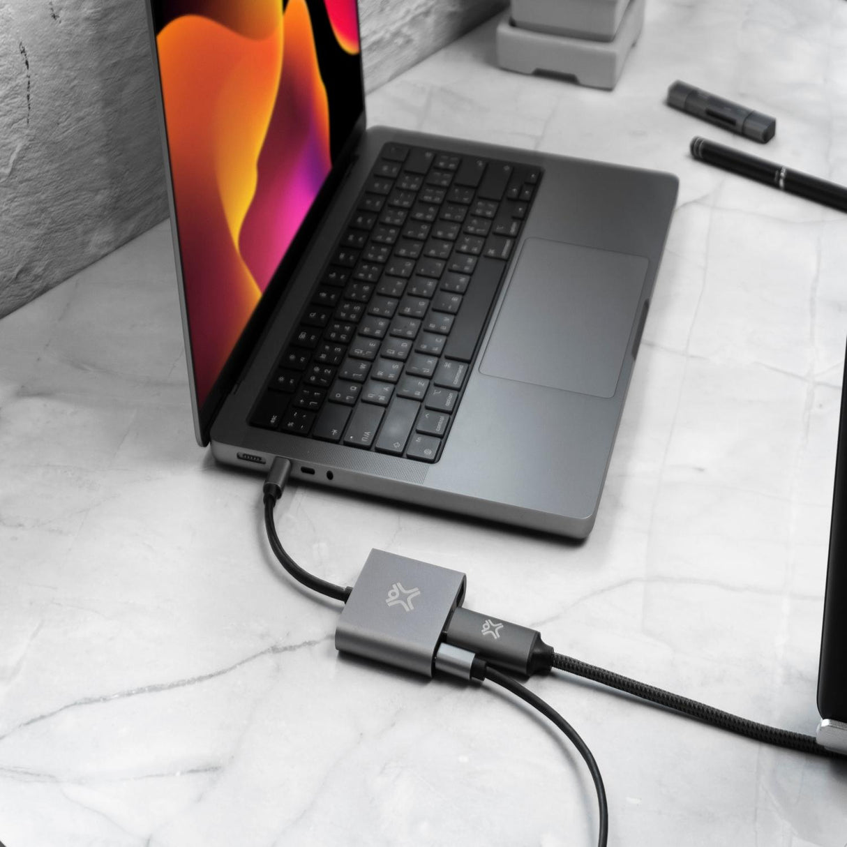 Adaptador De Usb C De 3 Puertos y 1 puerto HDMI De 100W Xtrememac