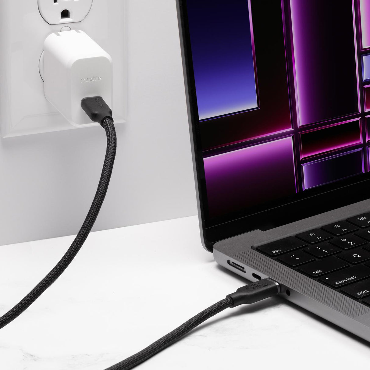 Cargador Pared mophie USB-C GaN hasta 30W dispositivos USB-C