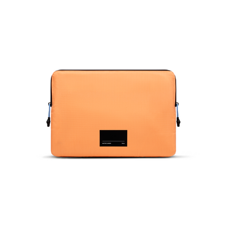 Funda Ultra Ligera para Macbook 16" Naranja Native Union