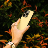 Funda Native Union Active Amarillo para iPhone 16 Pro